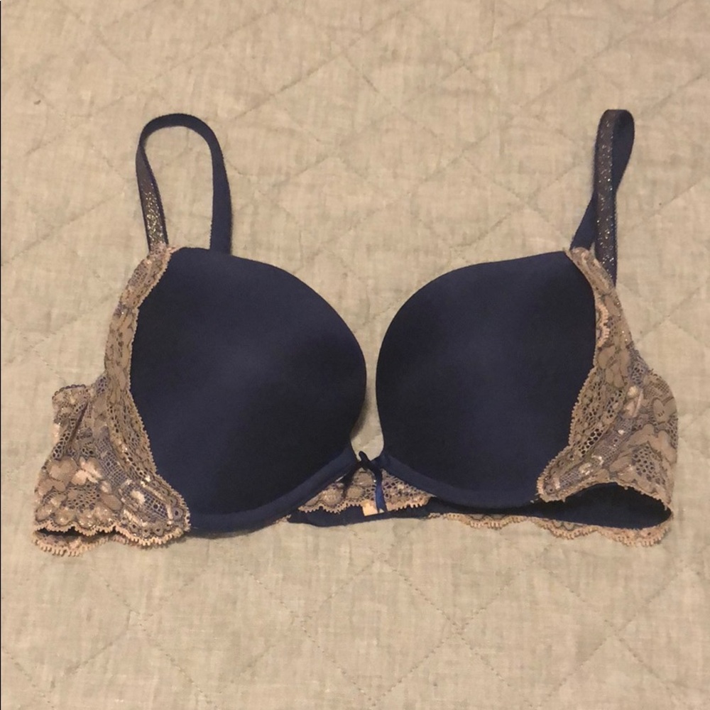 Victoria’s Secret 32D Navy / rose gold push up bra